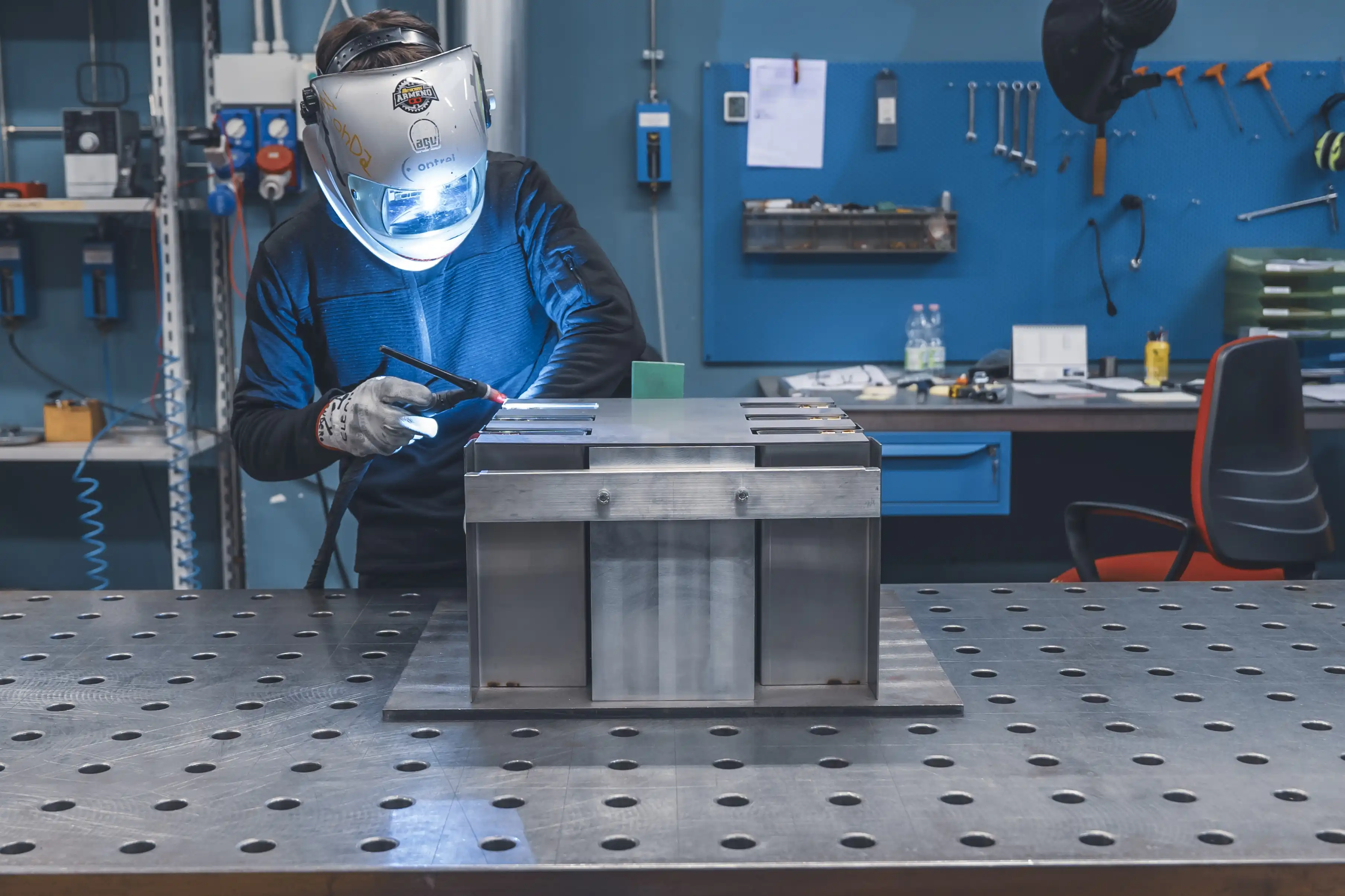 Macchina utensile CNC in lavorazione