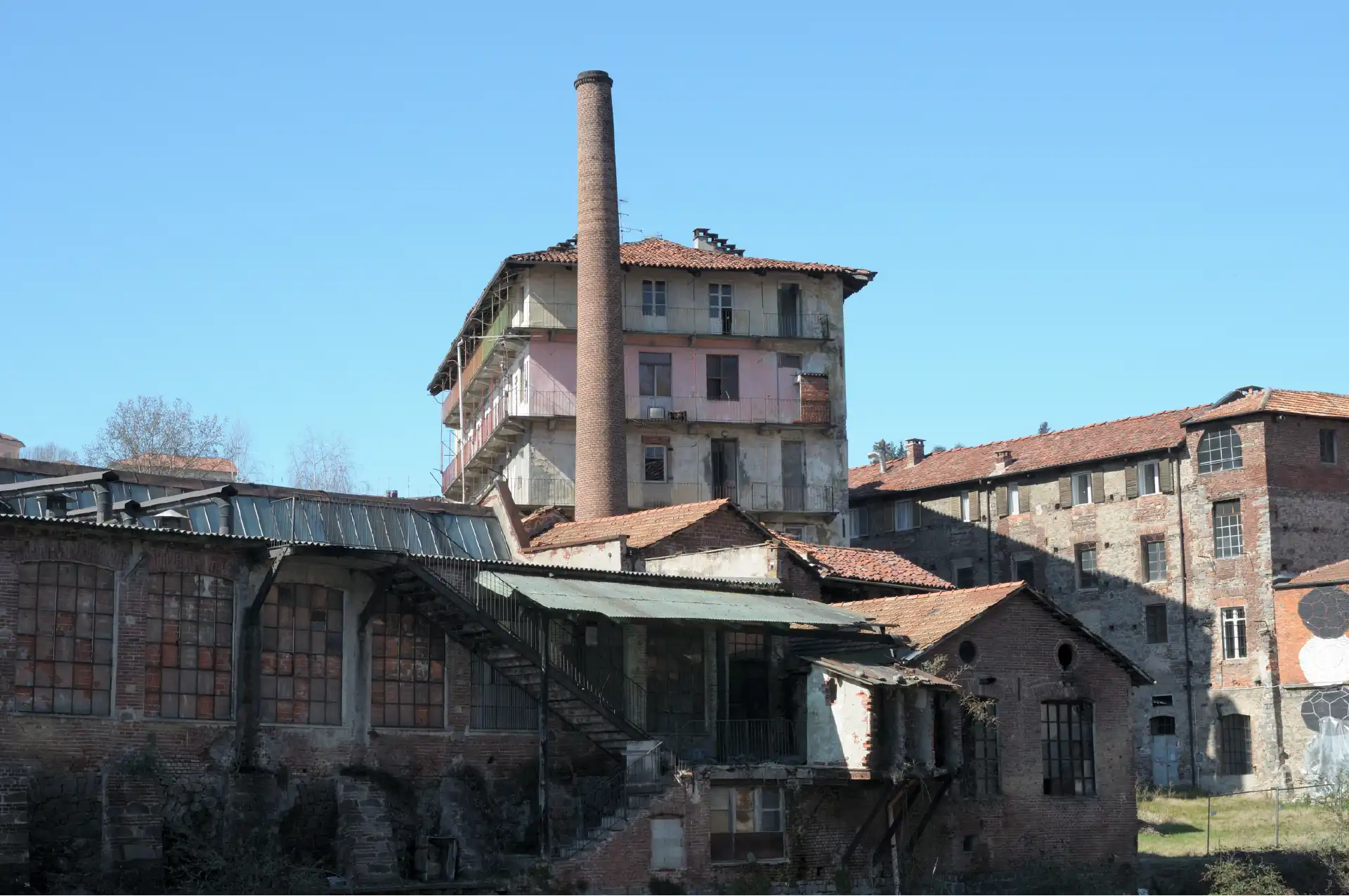 Stabilimento OMV - sfondo